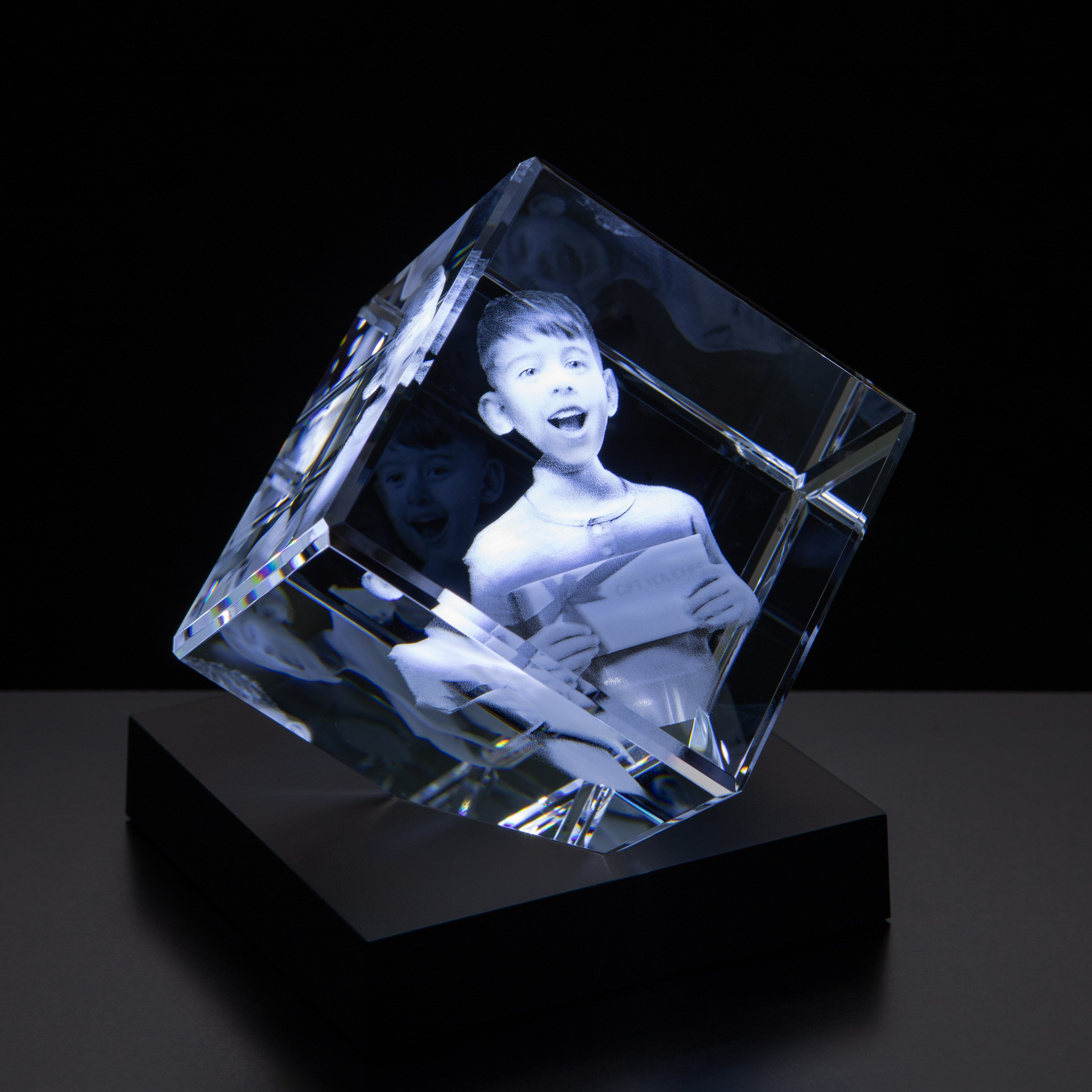 8cm Optical Crystal Bevel Edged Cube
