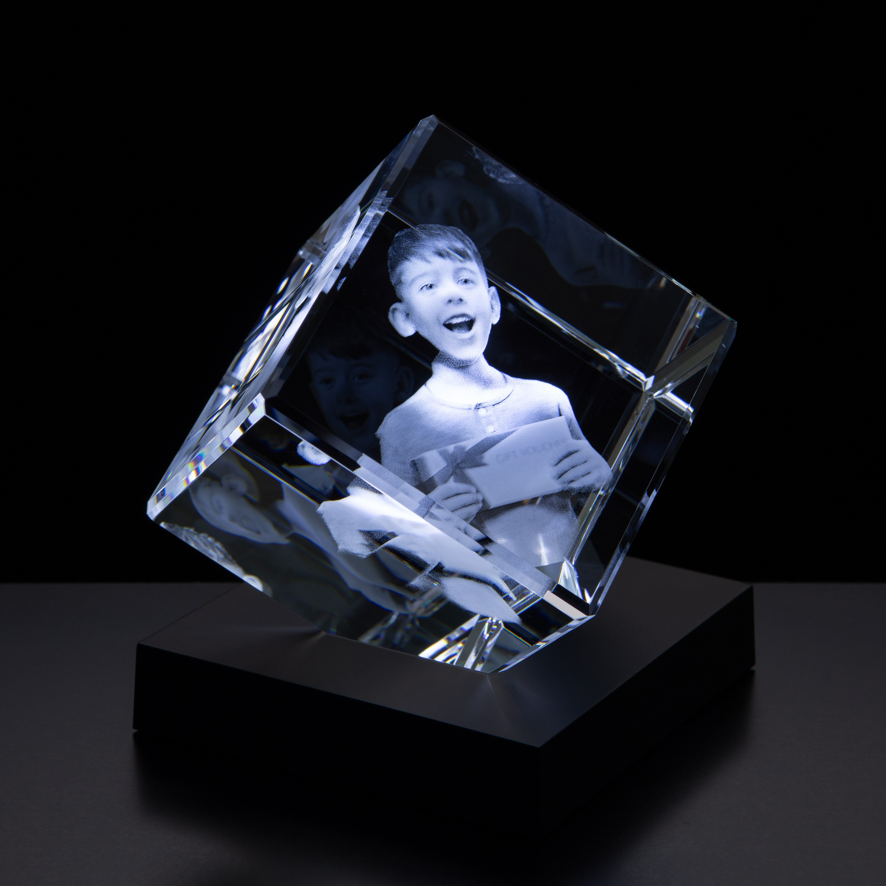 10cm Optical Crystal Bevel Edged Cube