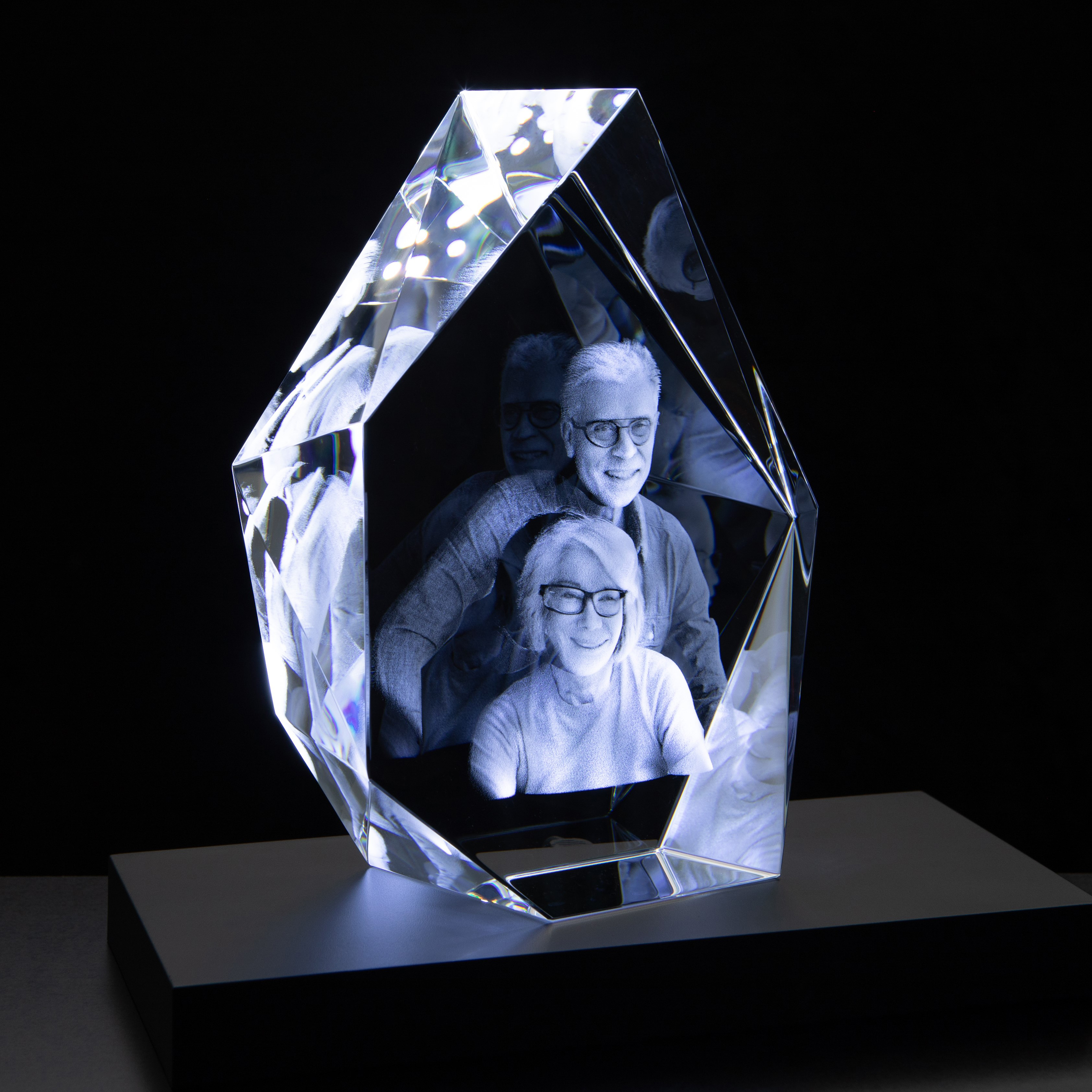 13cm Optical Crystal Facet Iceberg Award